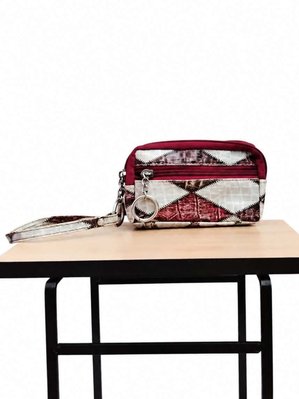4/$20➡️ Vintage Wristlet Wallet in Red Patchwork Print – EUC